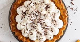 Banoffee Pie Salted Caramel Cream Pie With Bananas And Whipped Cream In 2020 Banoffee Pie Banoffee Cream Pie