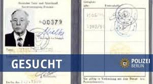 Wir helfen unseren mitgliedern dabei. Aus Museum Gestohlen Polizei Sucht Dynamo Ausweis Von Erich Mielke Nordkurier De