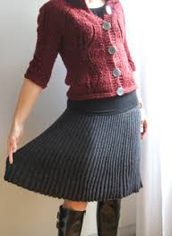 Tina whitmore's skirt is knit on the bias which creates the interesting diagonal pattern as well as keeps the edges from curling. Ravelry Bulgarian Knitted Skirt ãƒ–ãƒ«ã‚¬ãƒªã‚¢ã®æ‰‹ç·¨ã¿ã‚¹ã‚«ãƒ¼ãƒˆ Pattern By Rieko