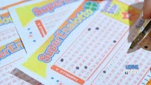 Su adnkronos.com trovi notizie online sempre aggiornate e le ultime news su superenalotto superenalotto, centrati quattro '5'. Vincita Al Superenalotto A Latisana