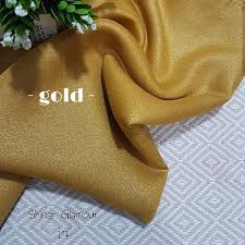 Warna golden beige yang dihasilkan diklaim mampu menutupi warna asli kulit anda. Hijab Segi Empat Warna Gold Tutorial Hijab Pilihan
