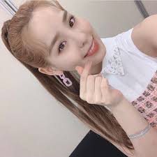 tweets con contenido multimedia de niziu pics archiveniziu twitter in 2021 japanese girl group instagram pearl earrings