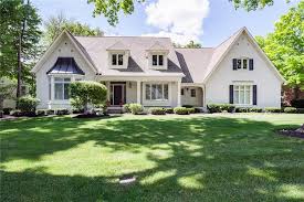 The community boasts an 18 hole, championship golf course with amenities hard to find in central indiana. Xpj8tuncspegzm