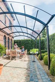 Profitez de votre terrasse plus de 4 mois par an et protéger vos meubles de jardin en faisant installer une couverture de terrasse à marseille ou dans les environs. Auvent De Terrasse En Aluminium Un Plaisir Qui Dure Toute L Annee Bozarc