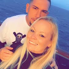 How to pack for a cruise when flying with limited luggage space?