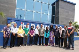 Sepasang kekasih remaja dibawah umur sedang bercumbu full di full5april. Mahasiswa Utem Malaysia Kuliah Di Ibi Darmajaya Iib Darmajaya