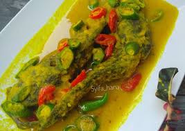 Resep ikan lele goreng ini memiliki tekstur yang lembut dan tidak terlalu banyak memiliki duri. Resep Lele Goreng Bumbu Kuning