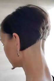 Schau dir unser neues video über kurze gegen lange haare und deren probleme an. Pin Von Fiore Carla Auf Hair Ideas Rasierter Nacken Nacken Unterschnitt Pixie Haircut