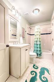 59 Gorgeous Coastal Beach Bathroom Decoration Ideas Beach Bathroom Decor Gray Bathroom Decor Coastal Bathroom Decor