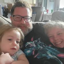 My girlfriend and I are looking for people in Fulton to play magic the  gathering with.we mostly play commander.but have causel 60 card decks as  well