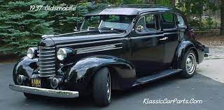 Custom Fulton Exterior Sun Visor Installed On A 1937 Oldsmobile 1930s-1960s Chevyfordplymouthchryslerdodgedesot Oldsmobile International Truck Pontiac