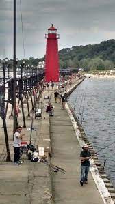 Lighthouse At Grand Haven State Park Michigan Http Www Roanokemyhomesweethome Com Lighthouses Usa Beautiful Lighthouse Lighthouse