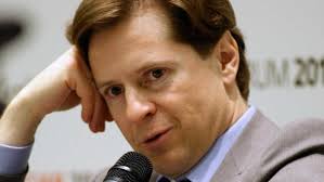 Russian bank chief given UK asylum