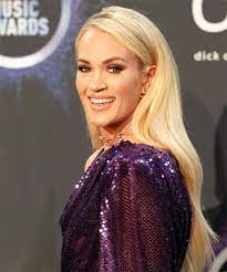 Click through the latest photos of celebrities with straight hair, and get the best tips to straighten your own hair. Carrie Underwood Long Straight Blonde Hairstyle With Side Swept Bangs And Light Brunette Highlights