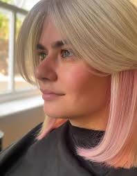 Yesterday I took Beth back to her iconic full scalp bleach blonde, a look  she totally owns. We used to do this colour