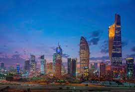 The changes came into effect on monday night, following formal publication of updated regulations. Kuwait Curbs Curfew Hours As Country Gradually Reopens Arabianbusiness