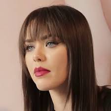 Toen ze nog een kleine meid was, is ze al geïnteresseerd in. Star Francaise Jessica Aidi Mannequin Femme Taille Age Origine Wikipedia Instagram Twitter