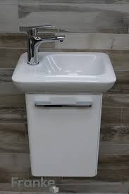 Fur Kleine Bader Oder Gaste Wc Eine Tolle Losung Keramac Waschtischanlage Hochglanzend Www Franke Raumwert De Waschtisch Kleine Gaste Wc Gaste Wc Badezimmer