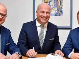 Glonn eg können sie ihre bankgeschäfte sicher und bequem online erledigen. Vorstand Der Vr Bank Wird Zum Trio Furstenfeldbruck