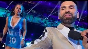 Antes de la transmisión de la ceremonia de entrega de los premios se hará la tradicional alfombra roja, que univision cubrirá como parte de su programa pj takeover. Premios Juventud 2020 Lo Que No Se Vio En Pantalla Mamaslatinas Com