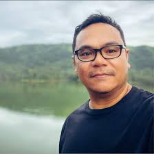 Vincent Saavedra added a new photo.