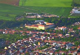 Zámek byl postaven po roce 1714 stavitelem ch. Stara Lisen A Zamecek Belcredi Let Balonem Brno Lisen Czech 2011 Mapio Net