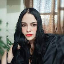 Calmate mija vas a ala graduación de tu morrillo,no de antro vístete bien