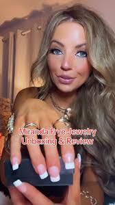 Miranda Waite's Instagram, Twitter & Facebook