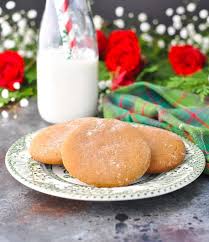 These gorgeous cookies are made with traditional wooden molds that vary from family to family and are definitely prettier than any selfie i ever took. Old Fashioned Williamsburg Gingerbread Cookies The Seasoned Mom