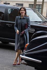 Crown Princess Mary Of Denmark Pulled Off A More Casual But Equally Stylish Look In An Oscar De La Renta Dress Princess Marie Of Denmark Princess Mary Denmark