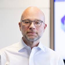 Robin Lawler's Instagram, Twitter & Facebook