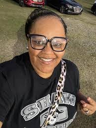 Brenda Murrell's Instagram, Twitter & Facebook