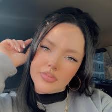 Amber Keys's Instagram, Twitter & Facebook