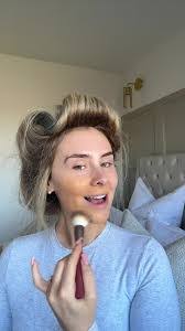 Holly Shea's Instagram, Twitter & Facebook