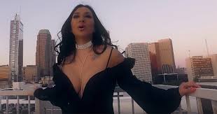 Estamos hablando de beatriz adriana solís que es hija del primer matrimonio que tuvo el buki con la cantante mexicana beatriz adriana. Conoce A Beatriz Adriana La Hija De Marco Antonio Solis Que Canta Exitos De Su Padre
