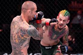 Начал свою профессиональную карьеру в 2015 году, на данный момент провел 9 боев, из которых 8. Shon O Melli Nokautiroval Veterana Ufc Odnim Udarom Video Boya Chempionat