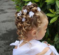 Coiffure:nouvelle et ancienne coupe de cheveux cristiano ronaldo. Chignon Petite Fille