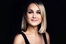 Laura Schilz's Instagram, Twitter & Facebook