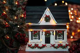 Holiday House With Led Lights 15 In X 13 In X 8 In Birdhouse In 2020 Bird Houses Decorative Bird Houses Holiday Home