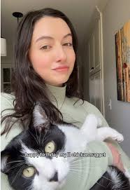 auntie loves you and respectfully not many other cats #acethedisgrace  #catsoftiktok