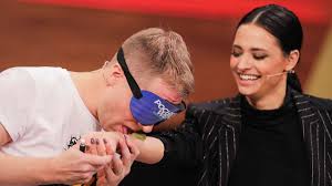 „wenn leute nächte miteinander verbringen, dann kann das schon mal. Amira Pocher Ehefrau Von Oliver Pocher An Coronavirus Erkrankt Promi Tv