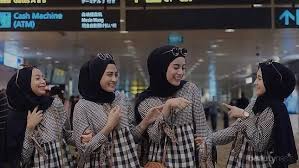 We would like to show you a description here but the site won't allow us. Wah Ini Dia Tips Dan Inspirasi Gaya Fashion Hijab Kompak Dengan Sahabat Ala Selebgram Hits
