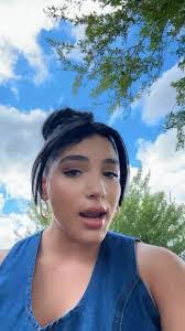 Samantha Sebring's Instagram, Twitter & Facebook