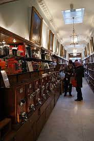 Thomas twining's background working at the east india . Twinings Tea Shop And Museum As You Can See It S A Very Narrow Building Reisen