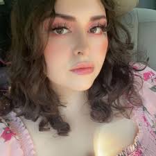 Does anyone know what the name or the link to the business of this honey  business I'm describing? They're always selling at every event here in  Pascagoula and I buy every time