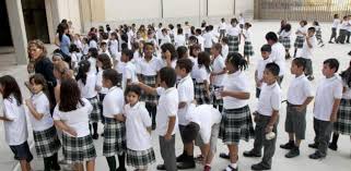 La sep oficializó las adecuación al calendario escolar, el cual constará de el próximo ciclo escolar será de 200 días de clases, iniciando el 31 de agosto de 2021 y finalizando el 28 de julio de 2022, será aplicable en todos. Los Colegios En Catalunya Comenzaran El 13 De Septiembre