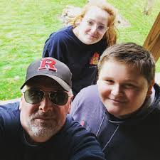 michael pyle (@maverick7389)