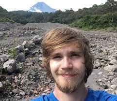 Laurie Preece's Instagram, Twitter & Facebook