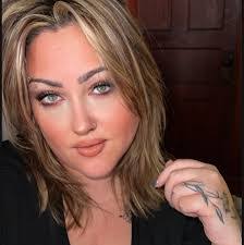 Cathy Booth's Instagram, Twitter & Facebook