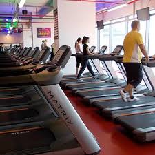 De asemenea, oaspetii hotelului beneficiaza de piscinele in aer liber, de parcare, de spatiile special amenajate pentru relaxare (sala de fitness. Tomis Mall Constanta Fitnesspartner